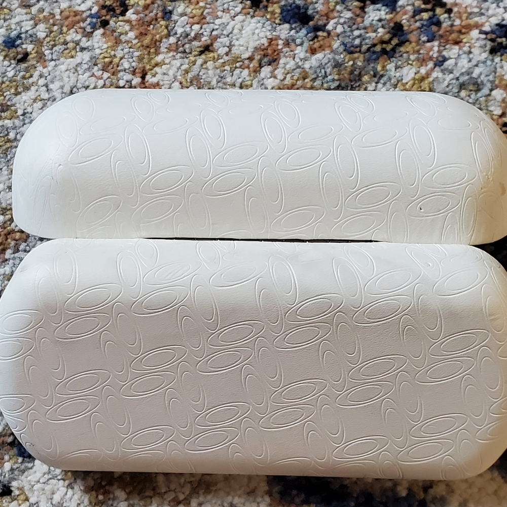 Oakley Glasses Case - Picture 3 of 3